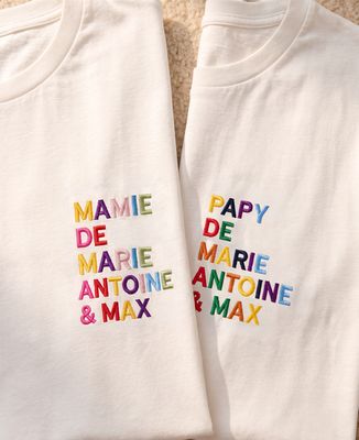 Coffret Duo T-shirts Papy/Mamie de prénoms multicolores brodé - Cadeaux Papy, Cadeaux Mamie