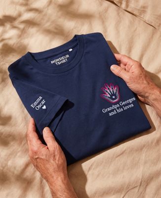 Men's T-Shirt Grandpa: Embroidered footprints and first names of the grandchildren - Papy's gift