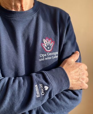 Sweatshirt Mann Opa – Fußabdrücke und Vornamen der Enkelkinder, gestickt - Geschenk Opa