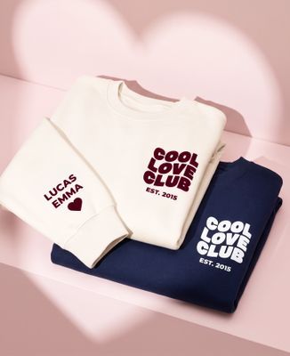 Sudadera de mujer Club «Cool Love» y nombres en la manga (efecto terciopelo) - Regalos para parejas