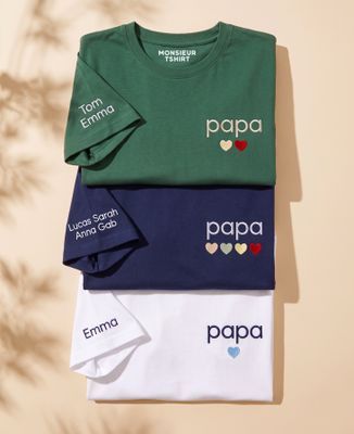T-shirt homme Papa avec coeurs brodés par enfant et prénoms sur la manche - Cadeaux Papa