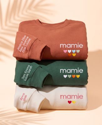 Sweatshirt femme Mamie avec coeurs brodés par enfant et prénoms sur la manche - Cadeaux Mamie