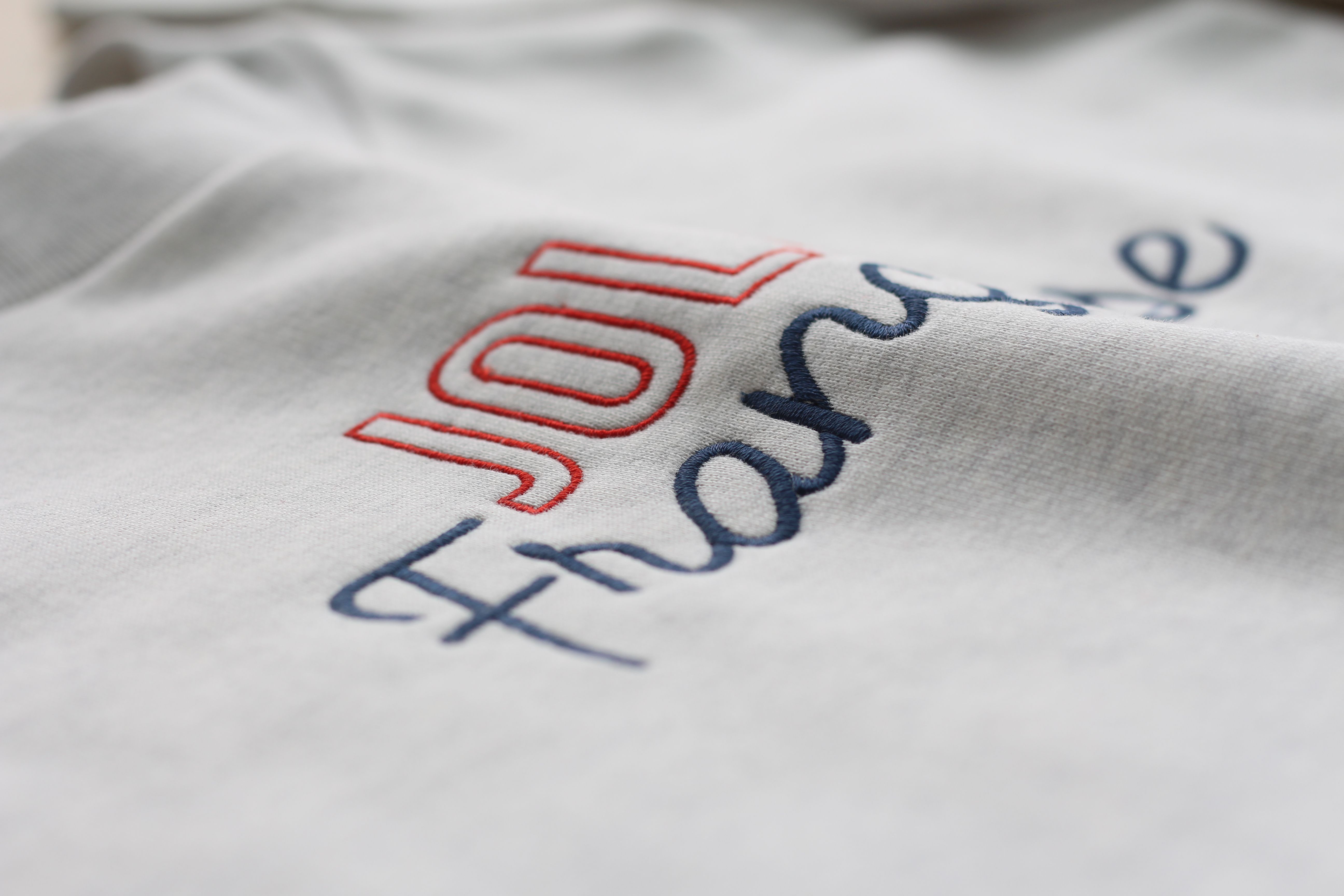 Les vêtements Monsieur TSHIRT sont imprimés et brodés en France.