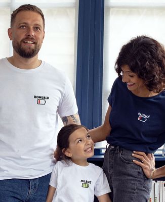 T-shirt homme Batterie faible personnalisé (brodé) - Cadeaux Papa, Cadeaux Maman, Cadeaux Papy, Cadeaux Mamie, Future Maman