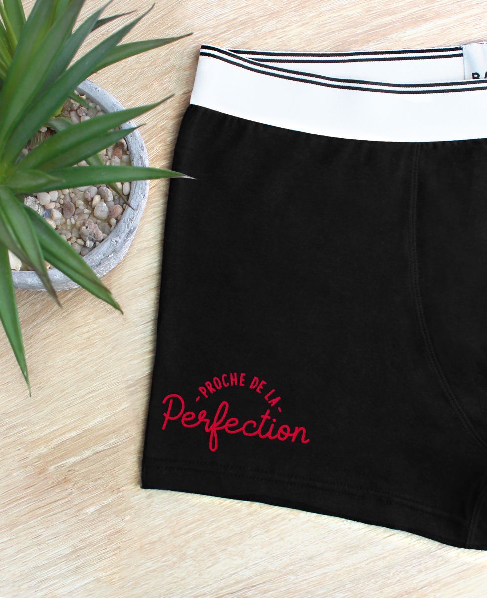 Boxer Proche de la perfection (brodé) - Cadeaux Couple